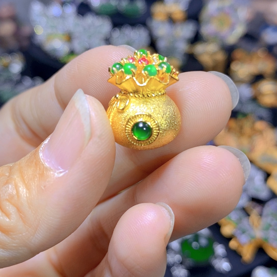 翡翠耳钉银S925镶嵌天然资源