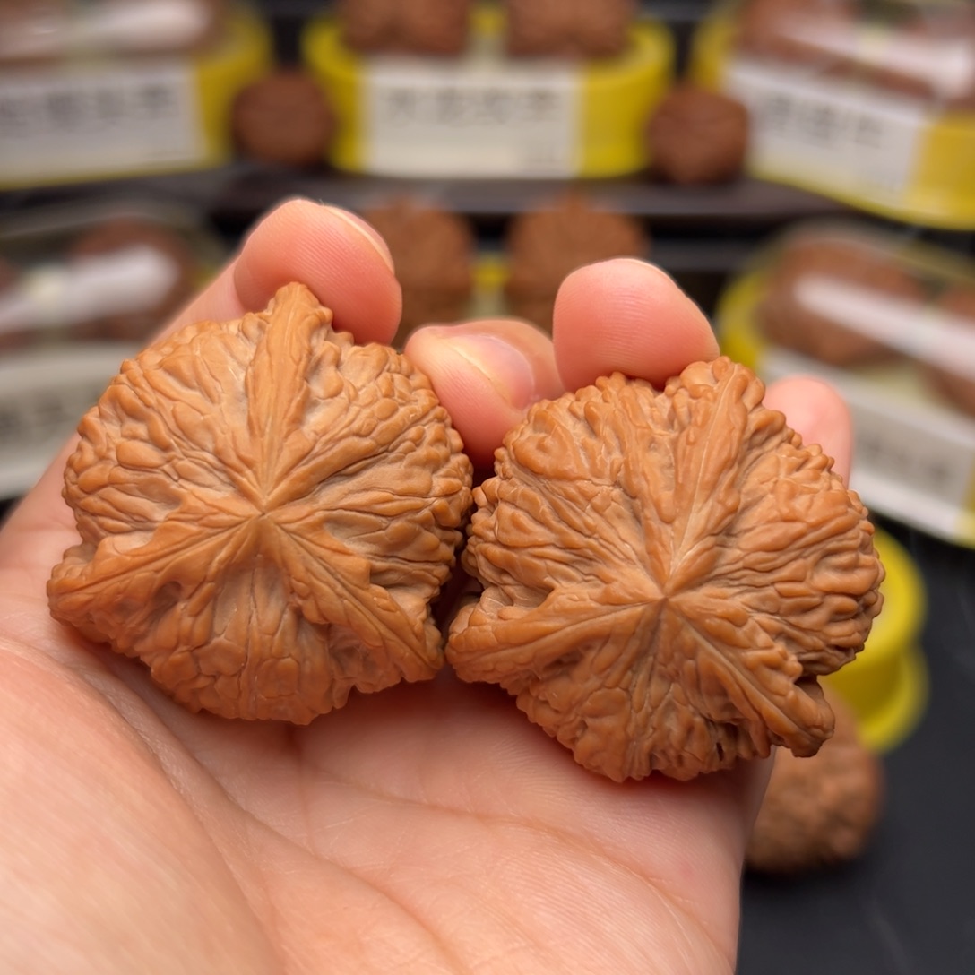 吊坠文玩核桃绣球