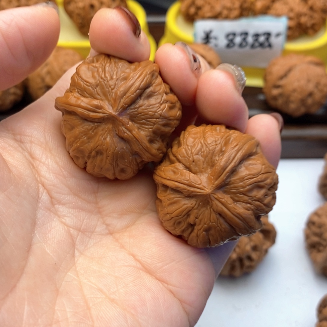 文玩核桃把件35尺元宝三棱