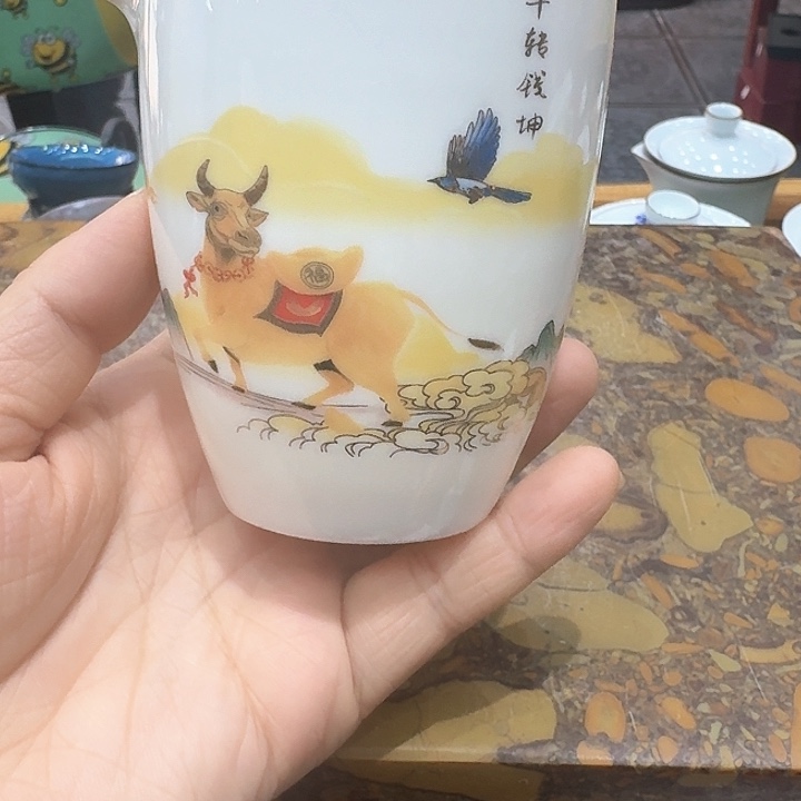 公道杯一个，爱？？？瓷