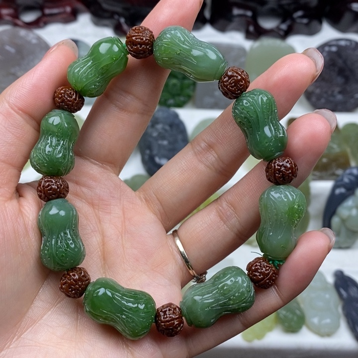 和田玉（糖玉）未镶嵌颈饰107