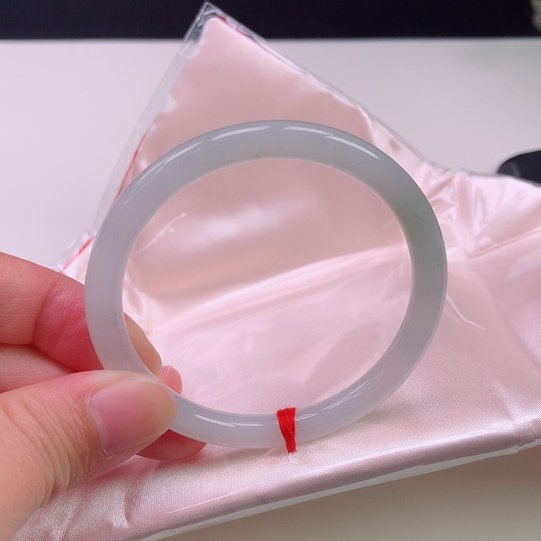 翡翠手镯未镶嵌53圆条