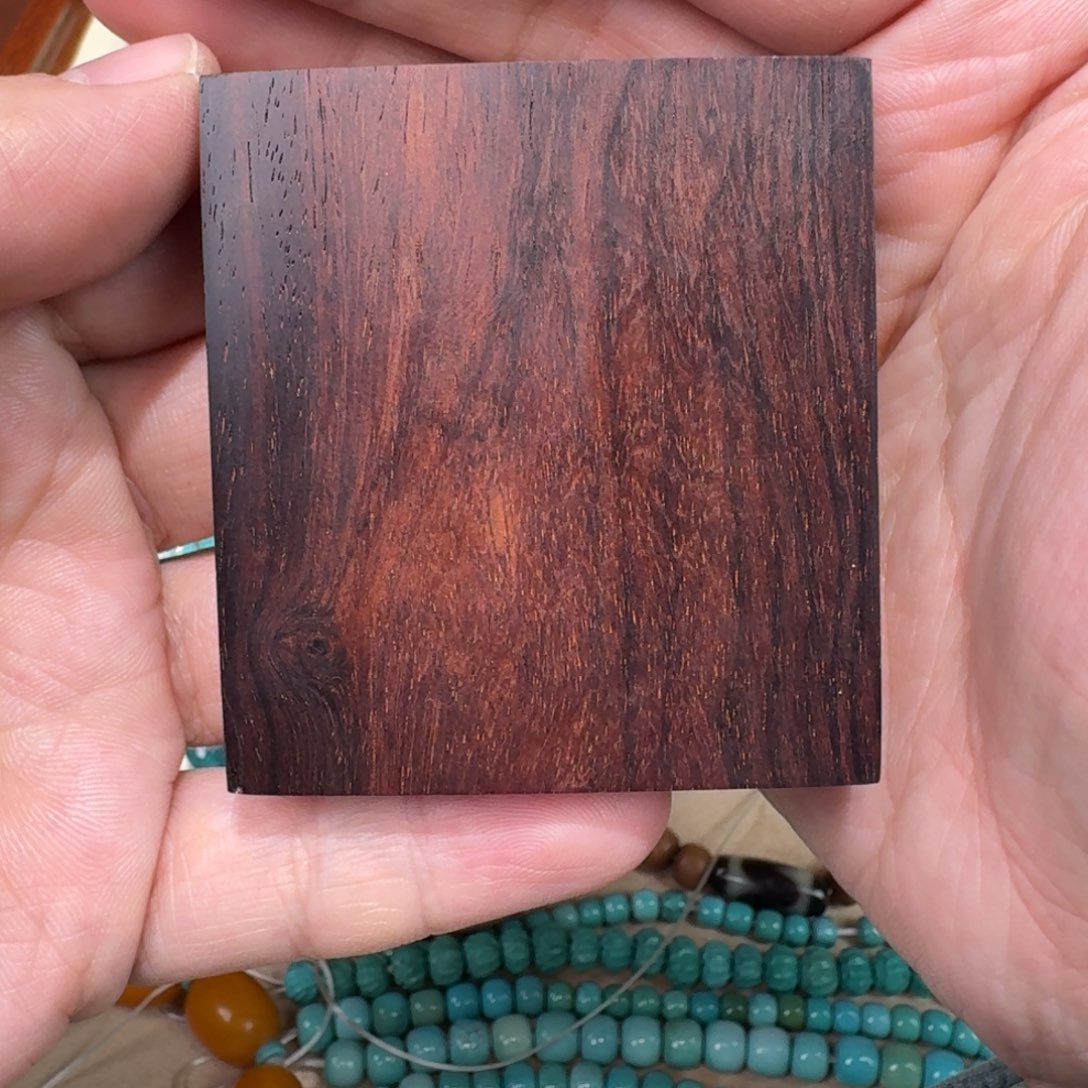 大叶紫檀（黑酸枝木类）