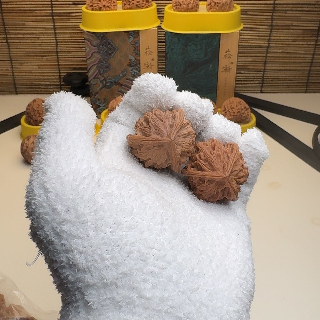 文玩核桃吊坠反油盘山正奔