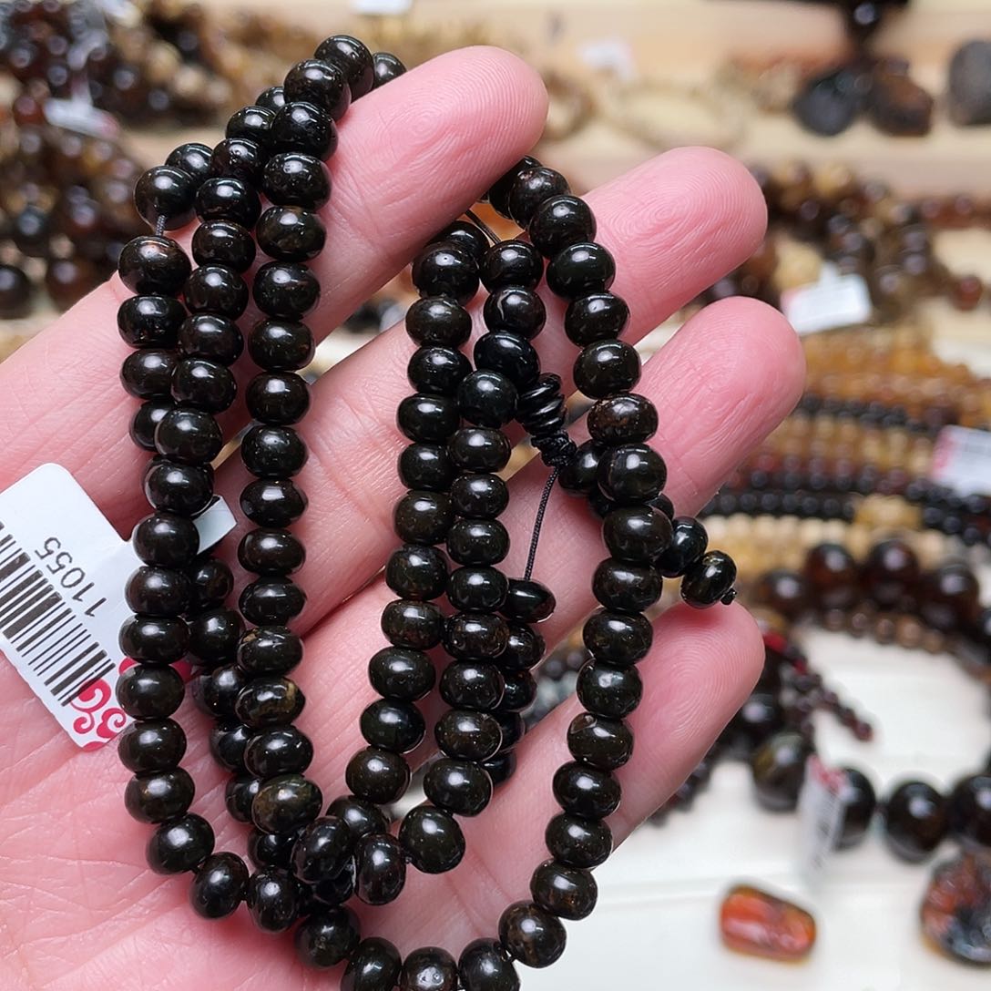 琥珀裸石未镶嵌六11055