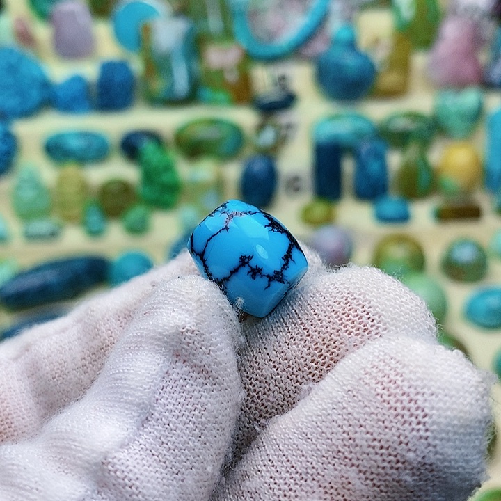 绿松石配饰未镶嵌