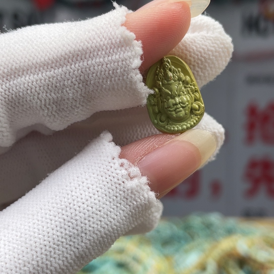 绿松石未镶嵌挂件