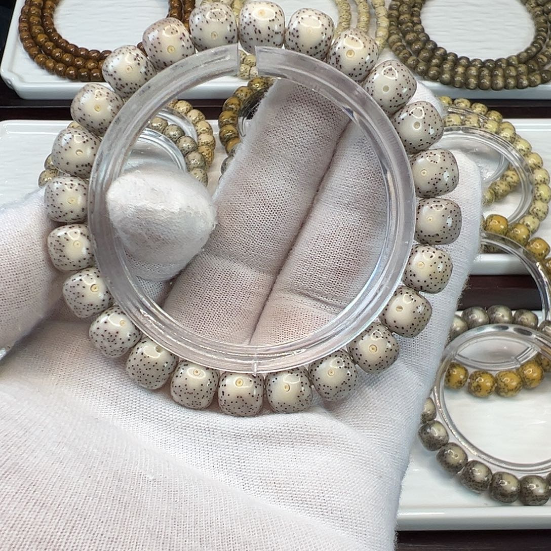 1***4星月菩提手串骨瓷白10×9