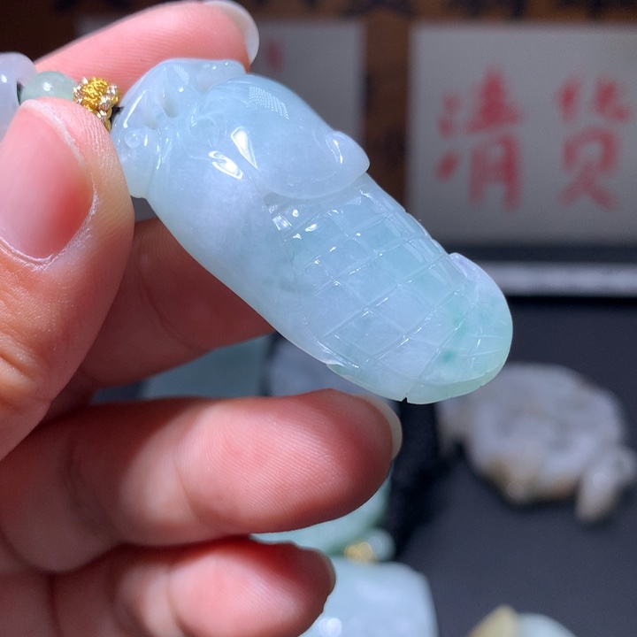 翡翠未镶嵌颈饰保真天然A货翡翠