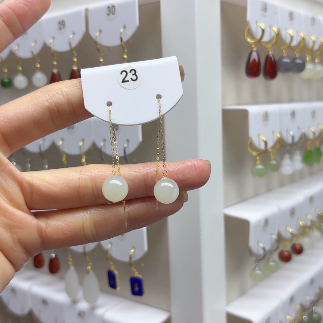 18K金镶嵌和田玉耳饰