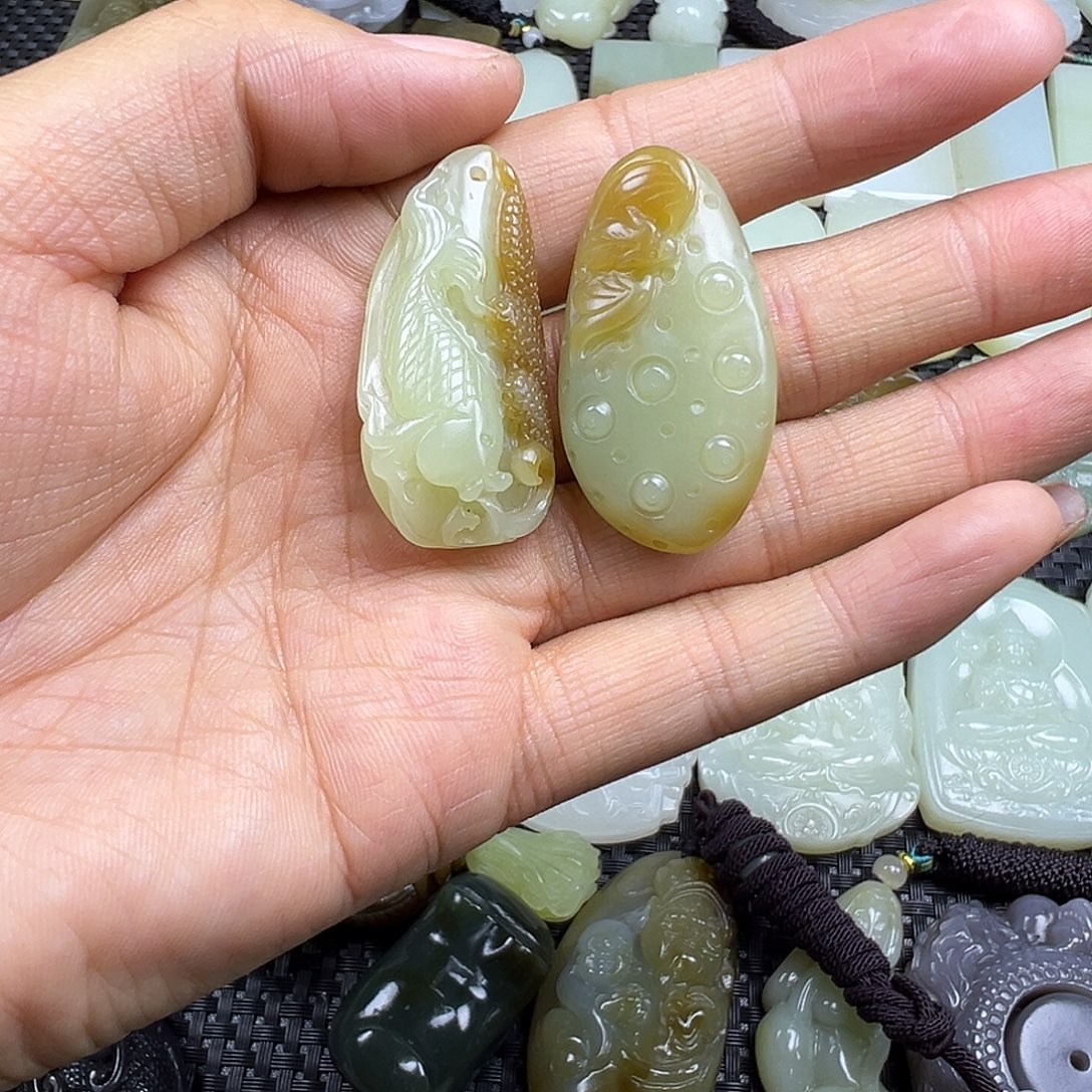 起***和田玉未镶嵌颈饰