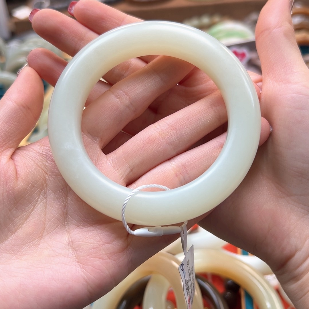 和田玉手镯未镶嵌且末暖白59