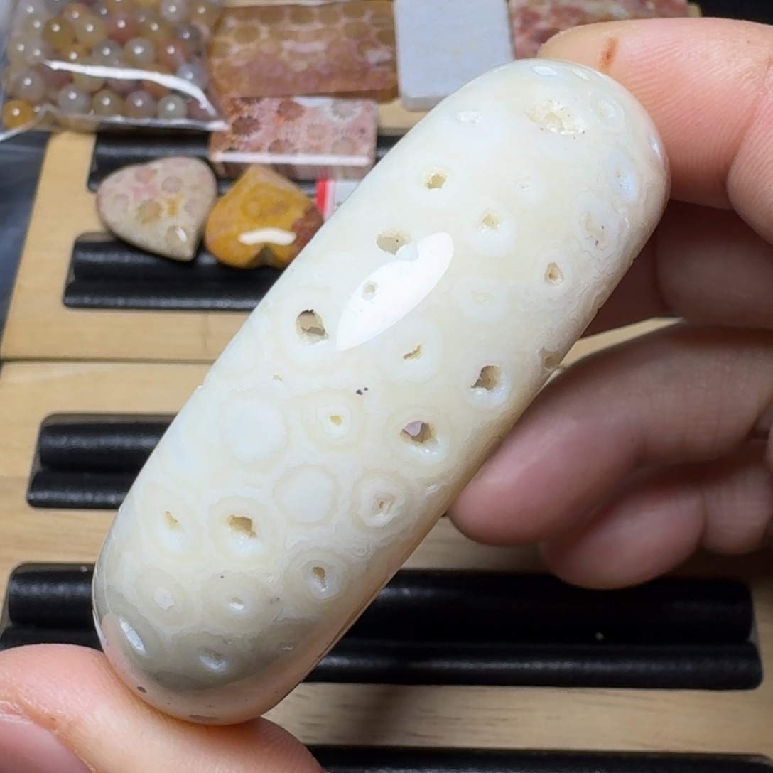 石英质玉纯天然色有机玉石未镶嵌55圈口