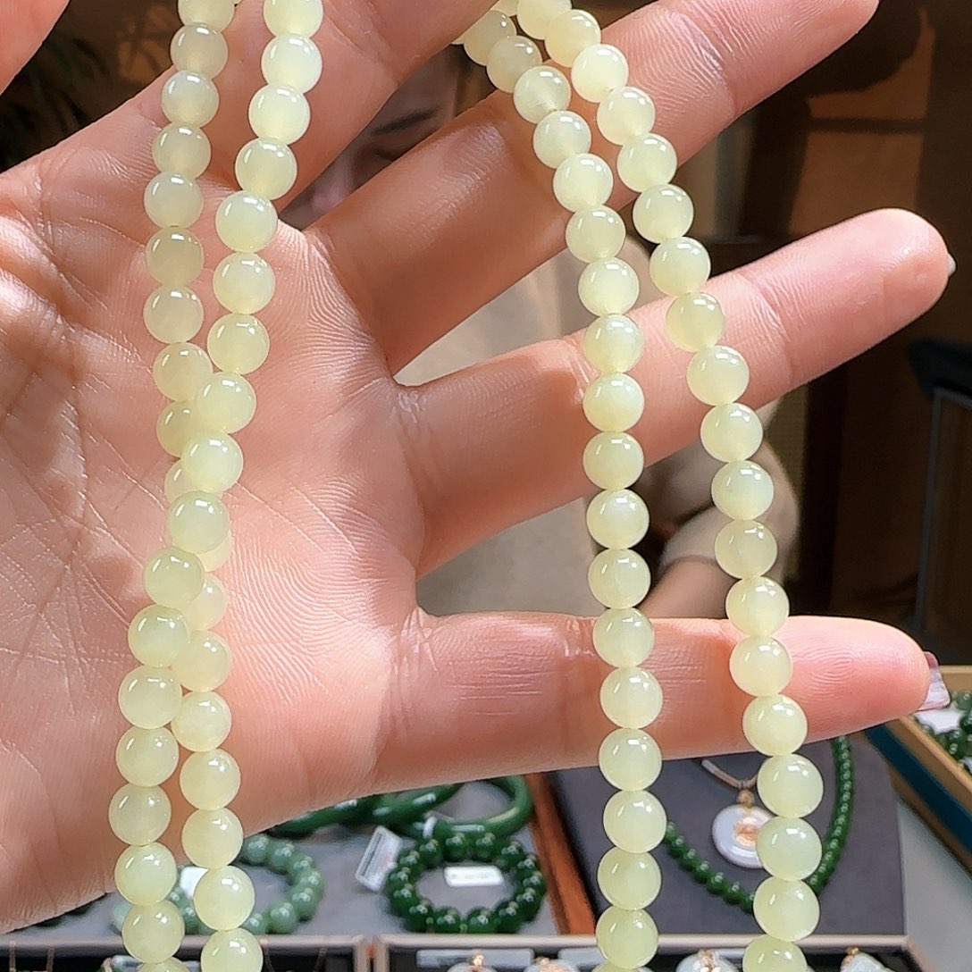 和田玉颈饰未镶嵌