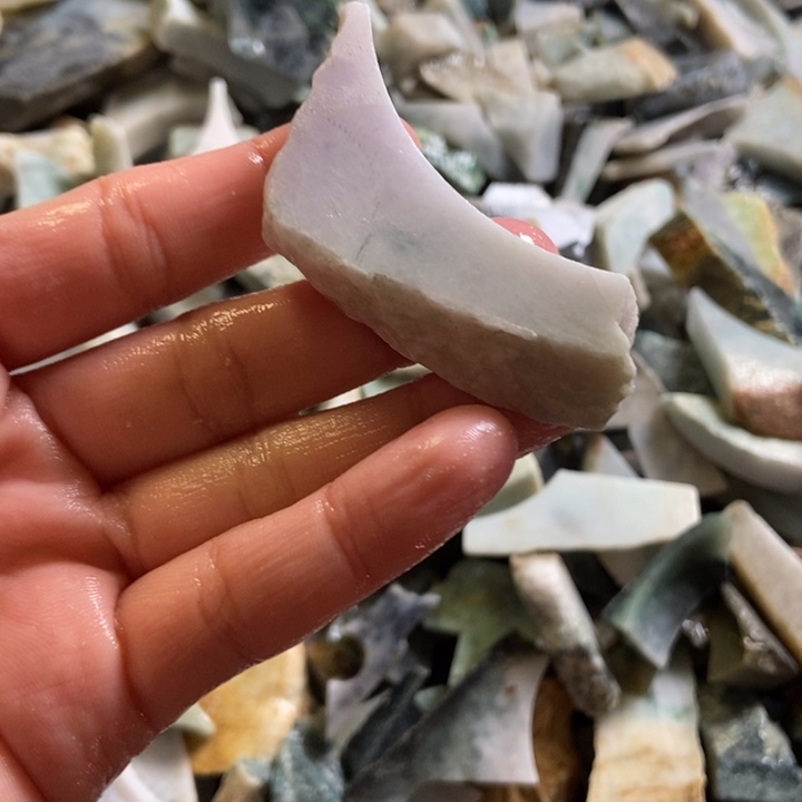 翡翠颈饰未镶嵌天然翡翠