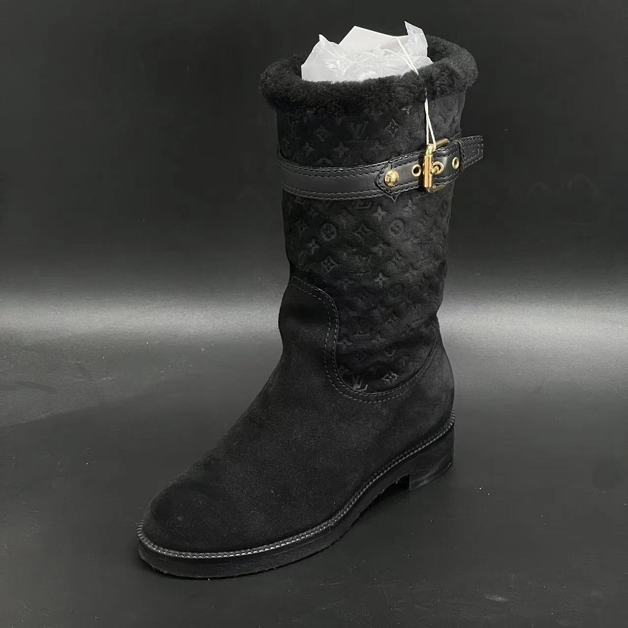 99新 LouisVuitton/路易威登 34.5码/黑色浮雕满印时尚短靴 1002