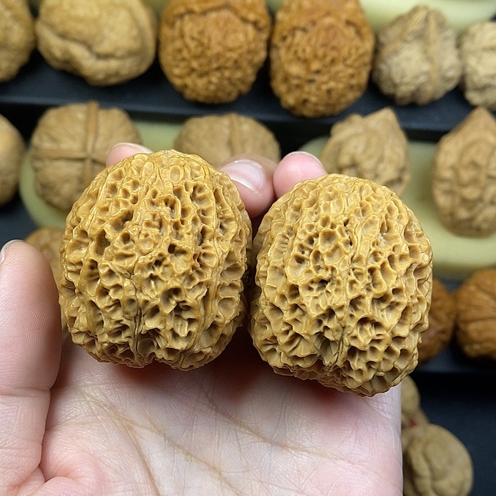 文玩核桃吊坠铁锈球46