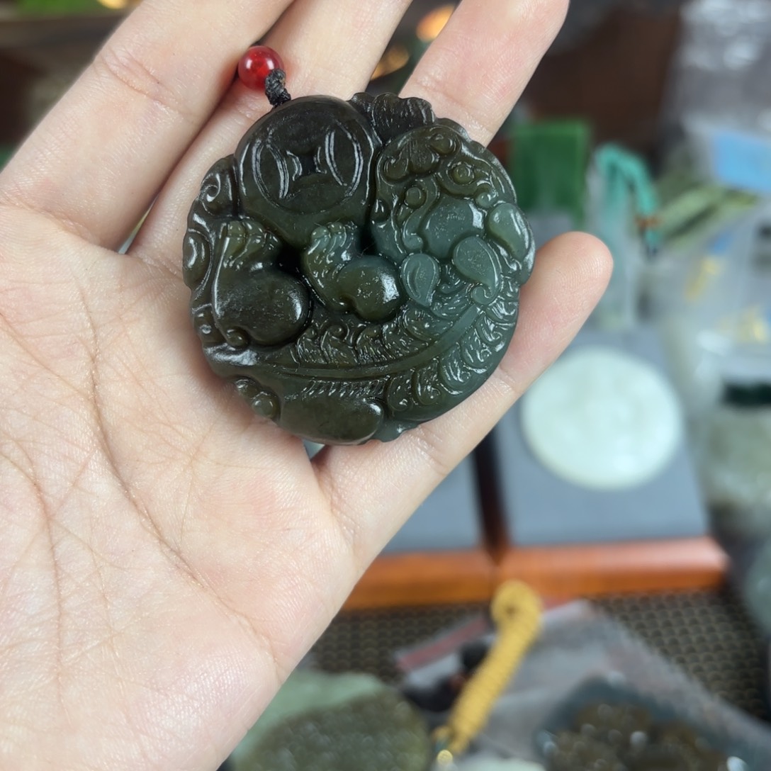 和田玉颈饰未镶嵌