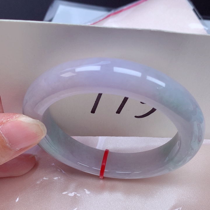 翡翠手镯未镶嵌翡翠