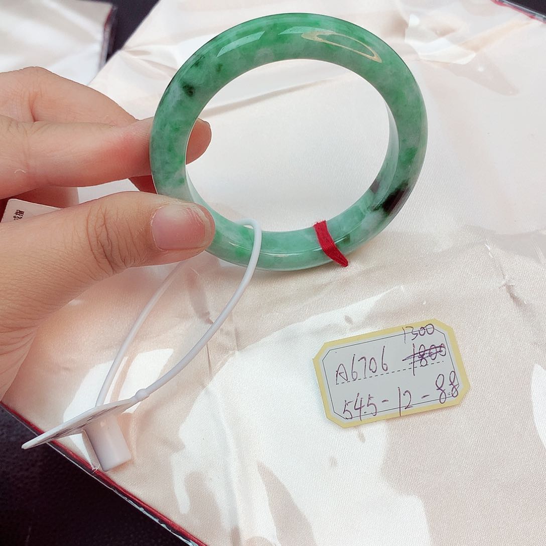 翡翠手镯未镶嵌天然缅甸翡翠A货