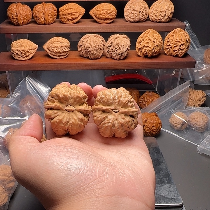 ****੭文玩核桃吊坠大蛙