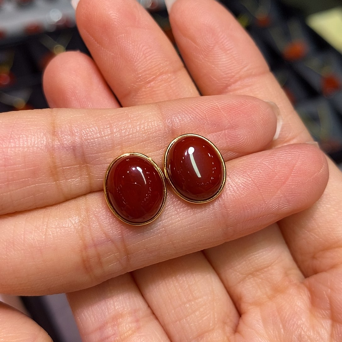 南红玛瑙四川凉山瓦西牛血红耳钉银S925镶嵌