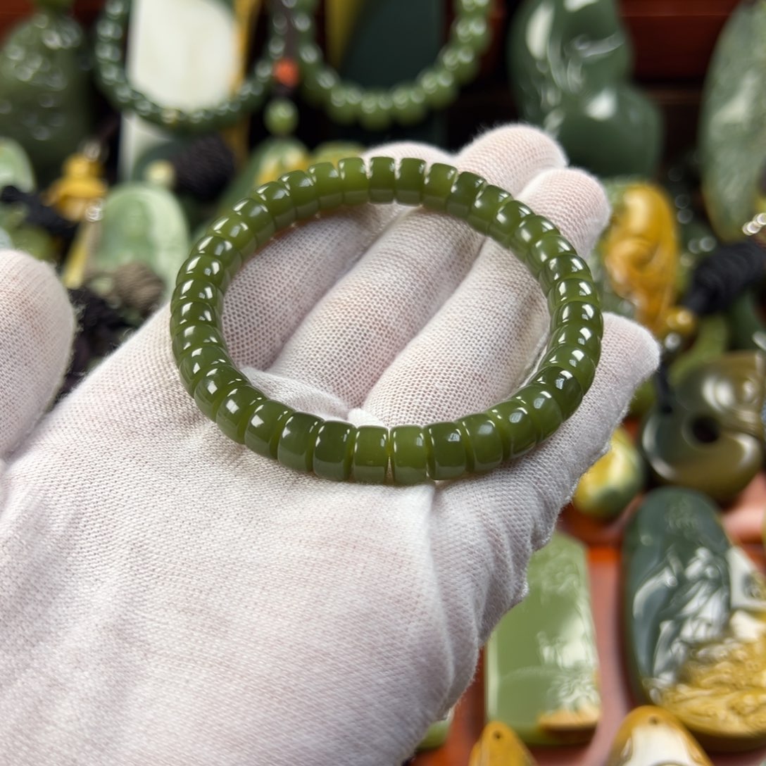 岫岩老玉（透闪石质玉）手链未镶嵌