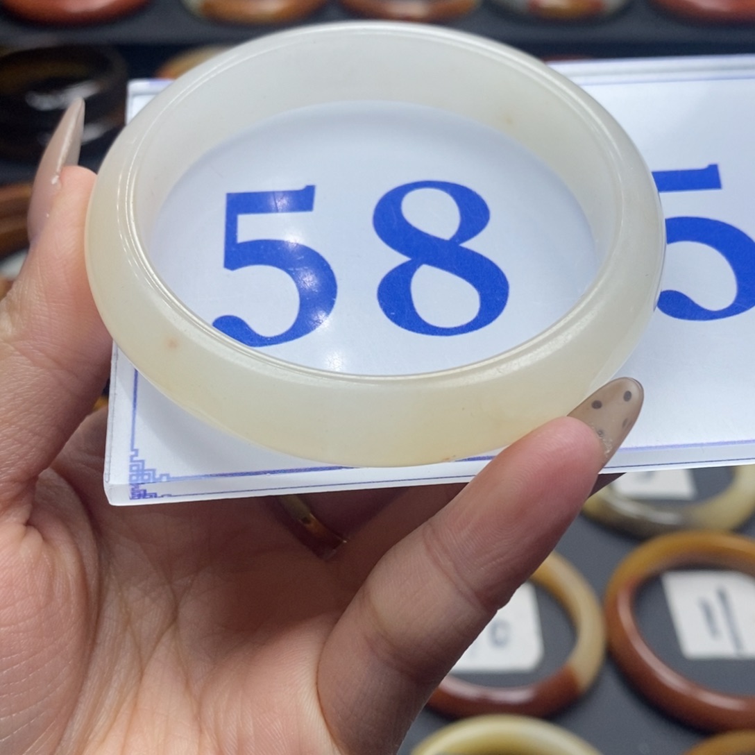 石英质玉（黄龙玉）手镯微瑕未镶嵌