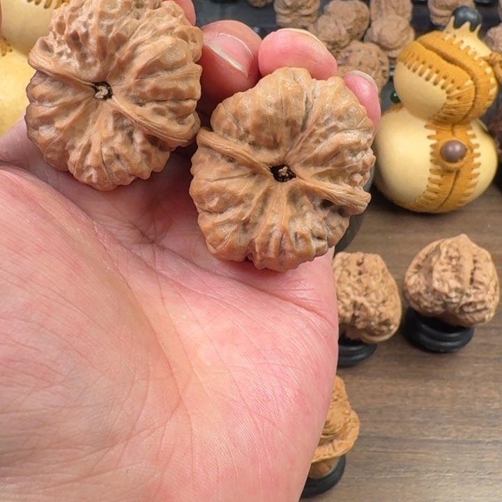 王***鹏吊坠文玩核桃我的心好痛啊我的