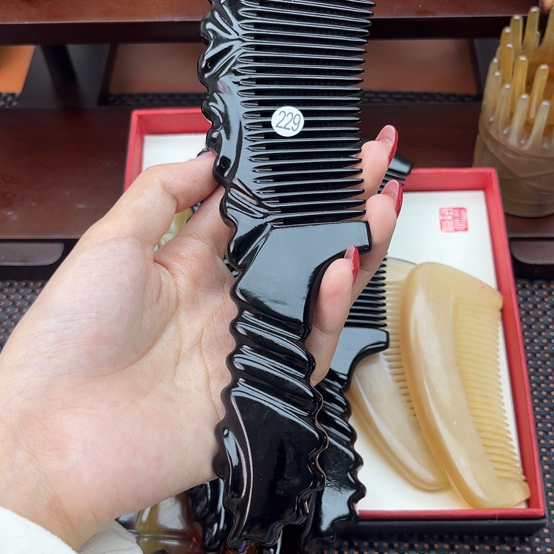 风***云手工制作纯牛角梳子