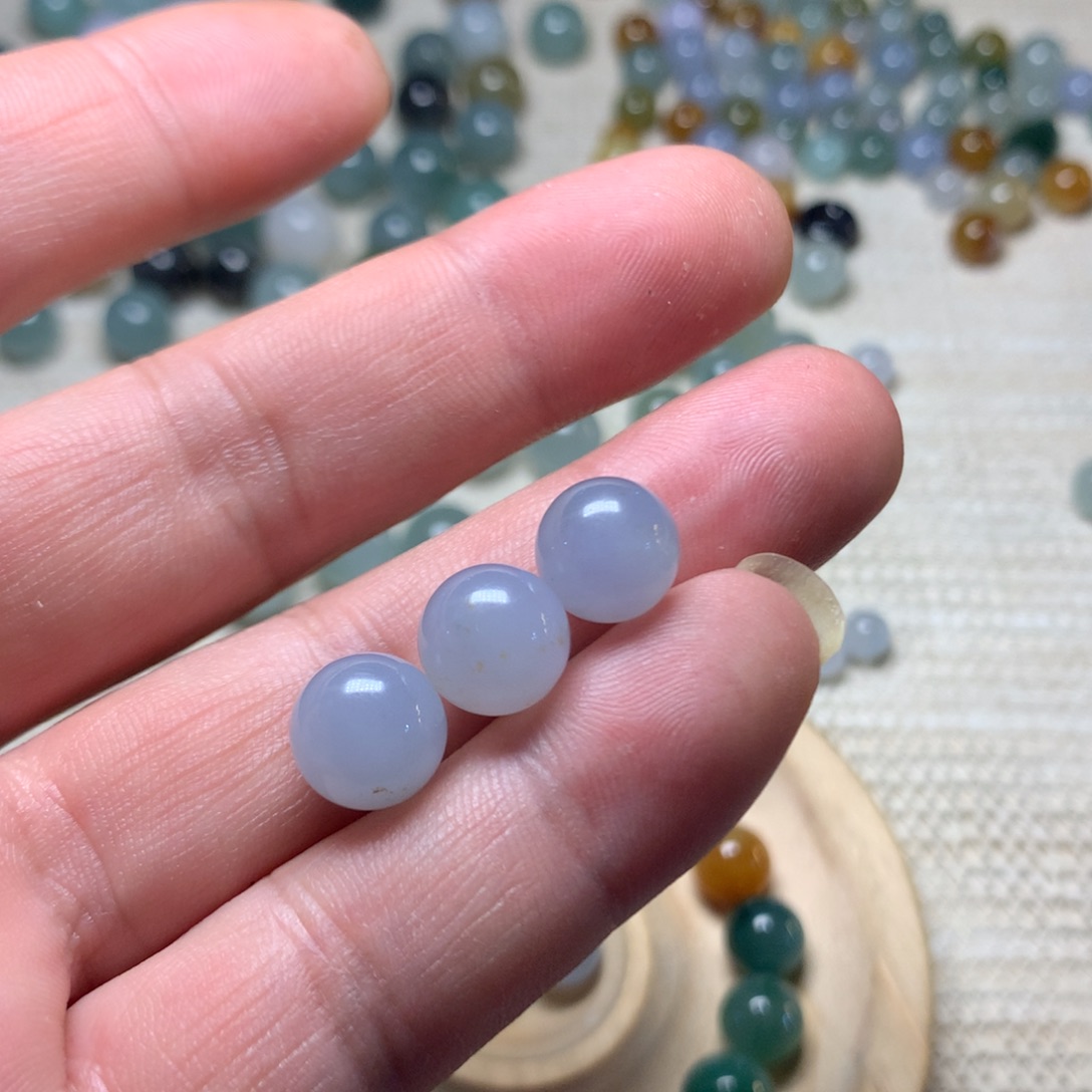 雨***雨翡翠散珠珠子三颗