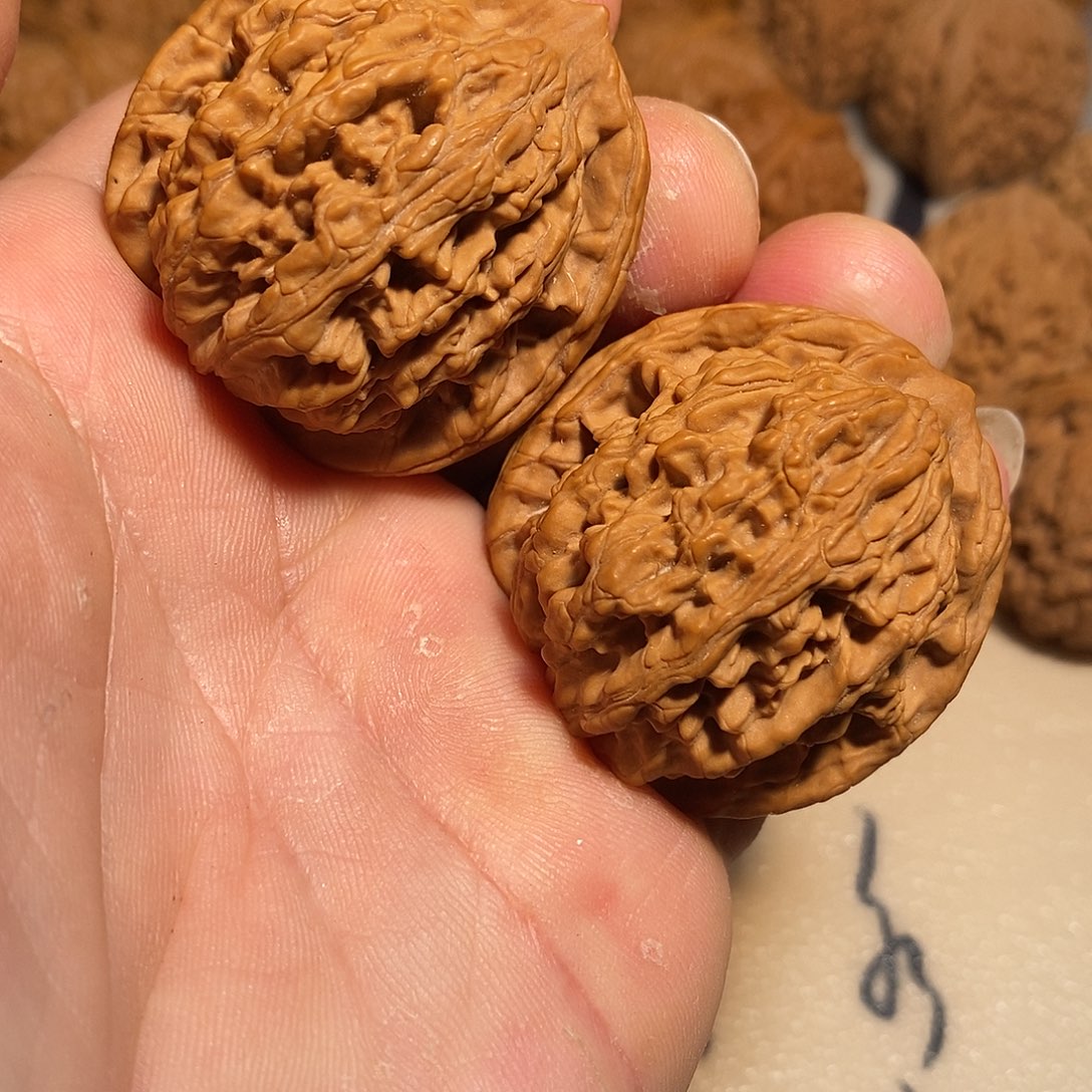 N***e吊坠文玩核桃虎头