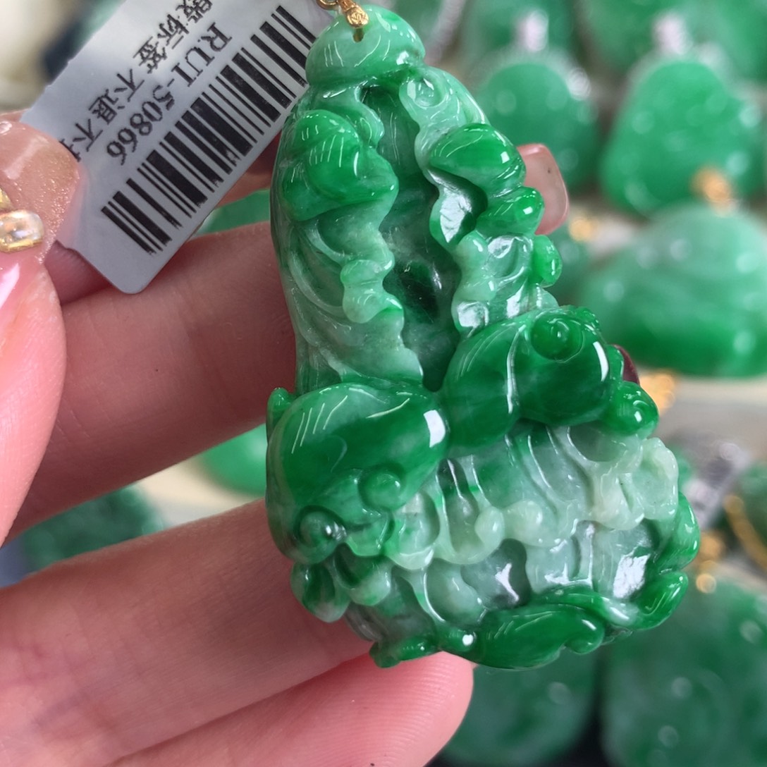 翡翠吊坠(不含链)18K金镶嵌