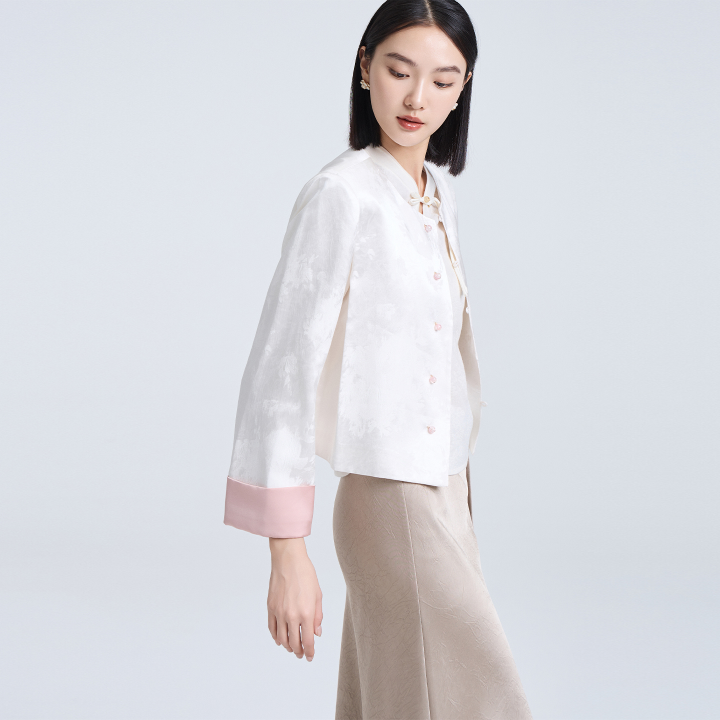 秋季纯色新中式长袖提花短外套国风开衫ESQW6B839