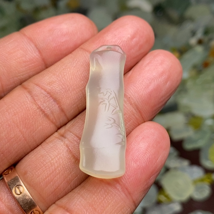 蛇纹石玉颈饰合金138