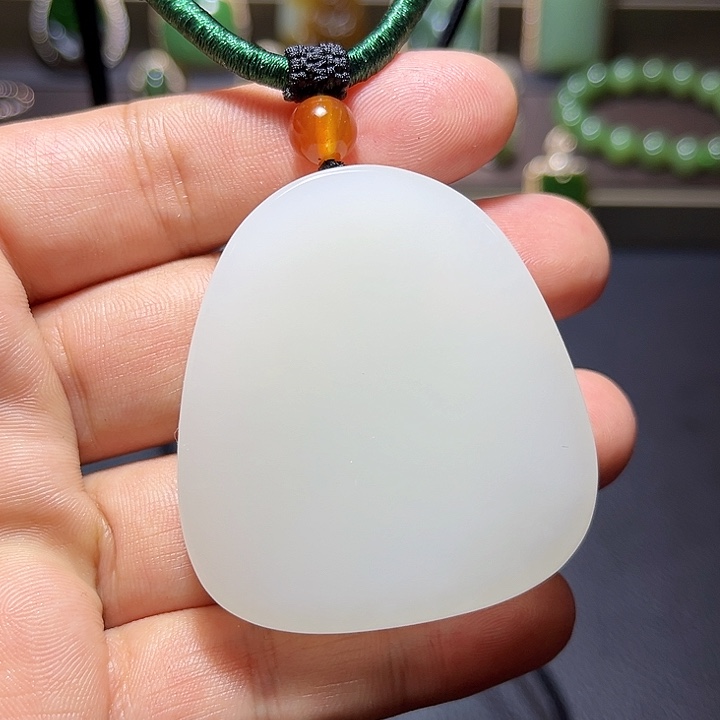 和田玉挂件未镶嵌一**王