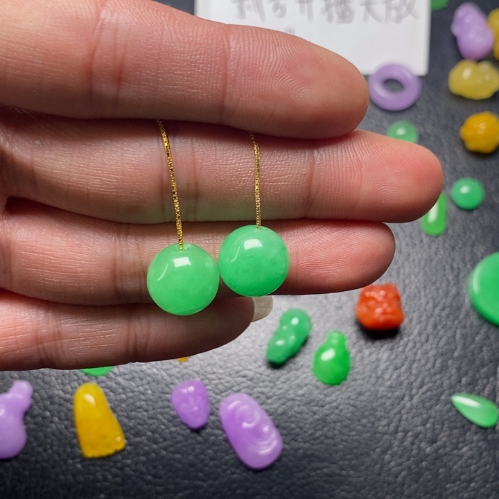 雷***姐翡翠未镶嵌颈饰挂件