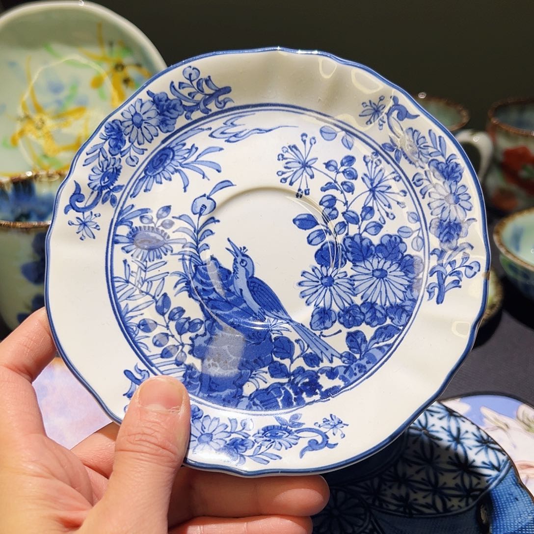 咖啡杯和茶杯是我们学校一块