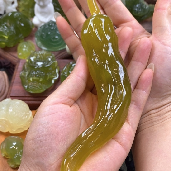 中***东蛇纹石玉未镶嵌摆件