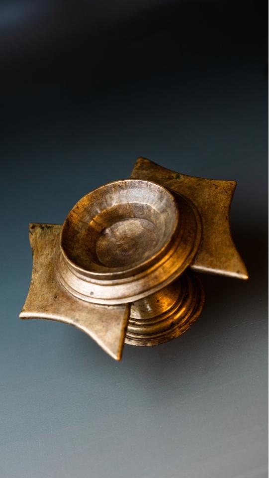 藏传风格金铜烛台油灯摆件