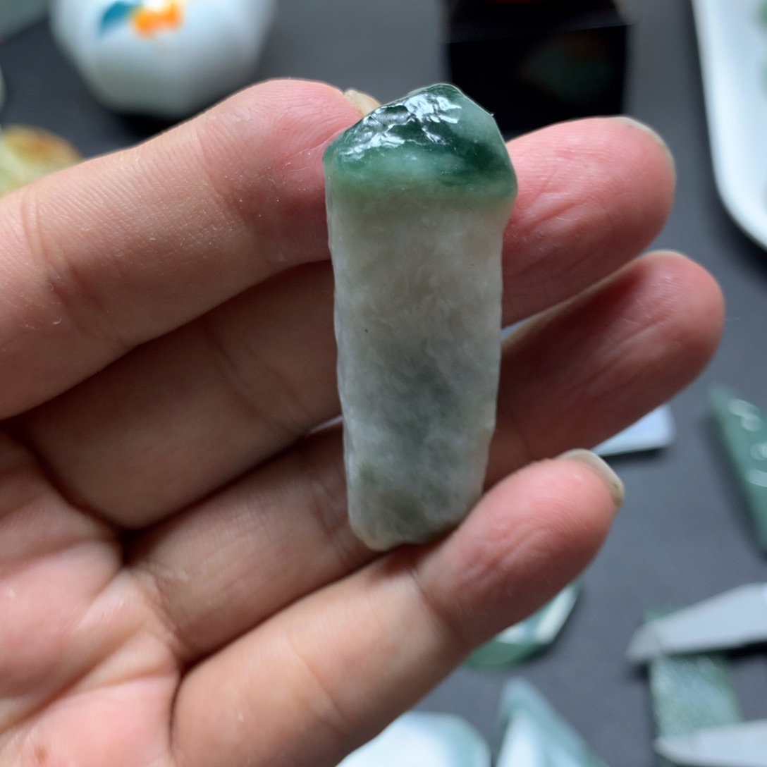 翡翠颈饰未镶嵌翡翠