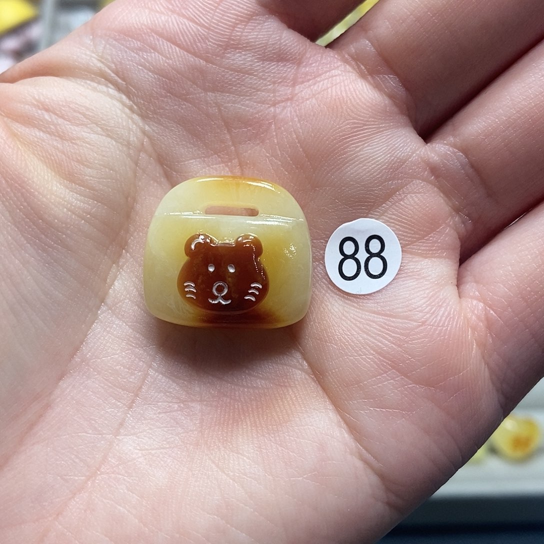 琥珀裸石未镶嵌.**.，