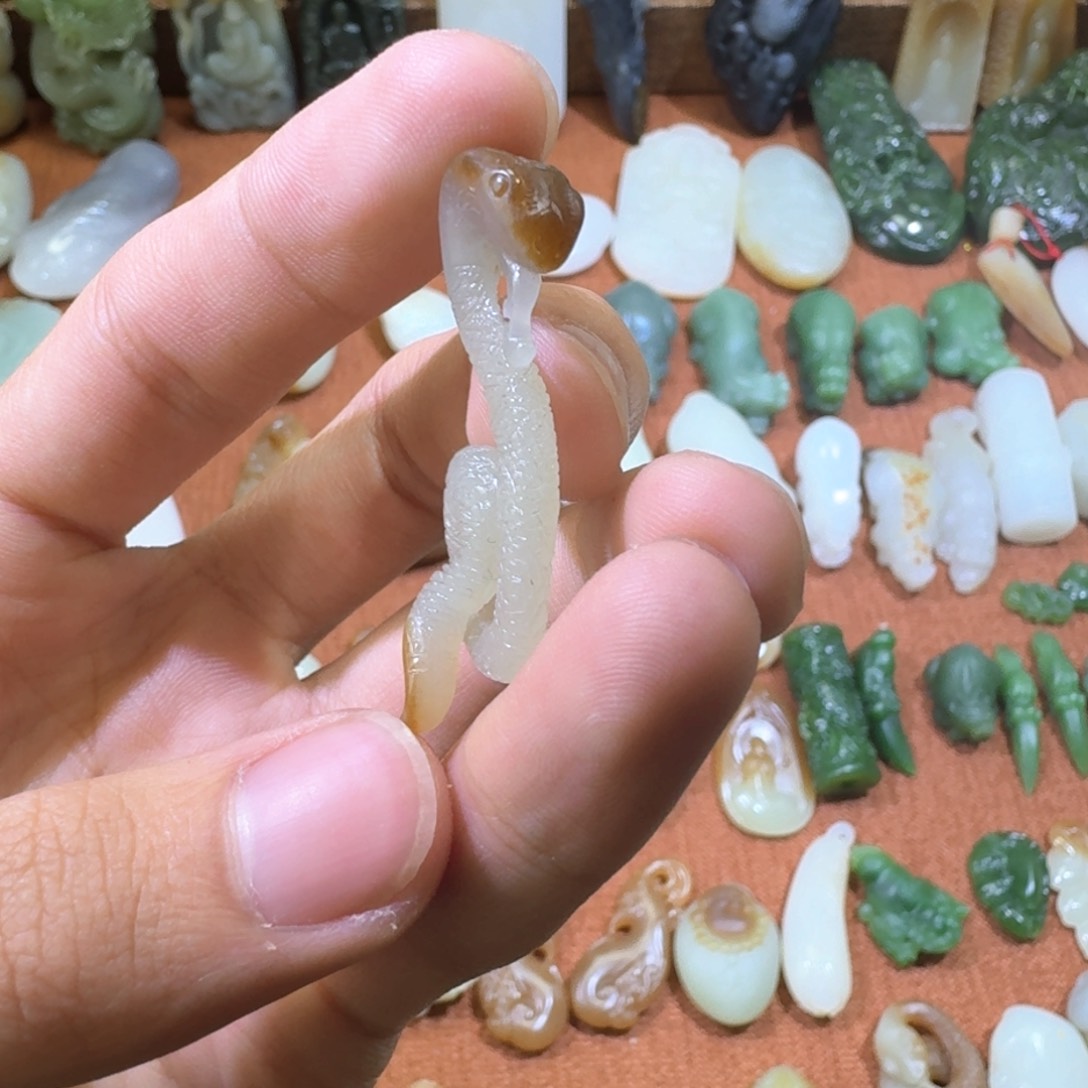 和田玉颈饰未镶嵌