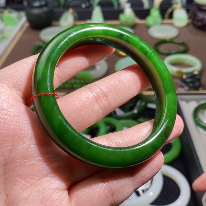 和田玉七号矿碧玉红皮菠菜绿手镯58圈口63.4未镶嵌