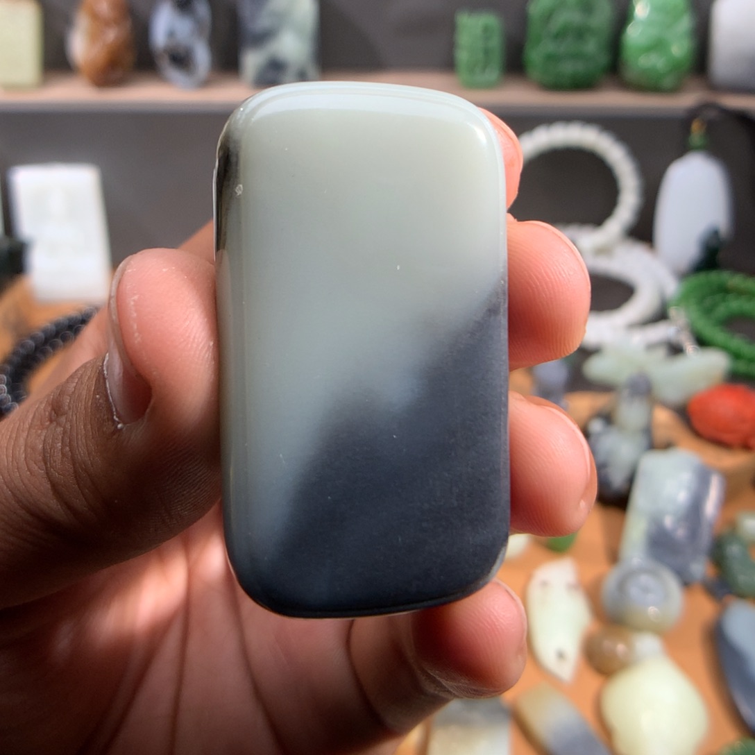 和田玉颈饰未镶嵌木*