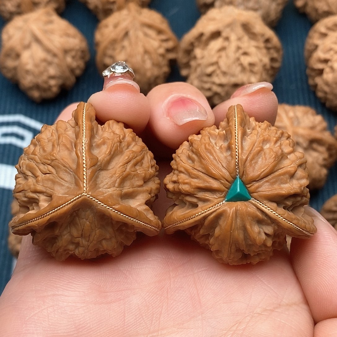 文玩核桃吊坠唐三角