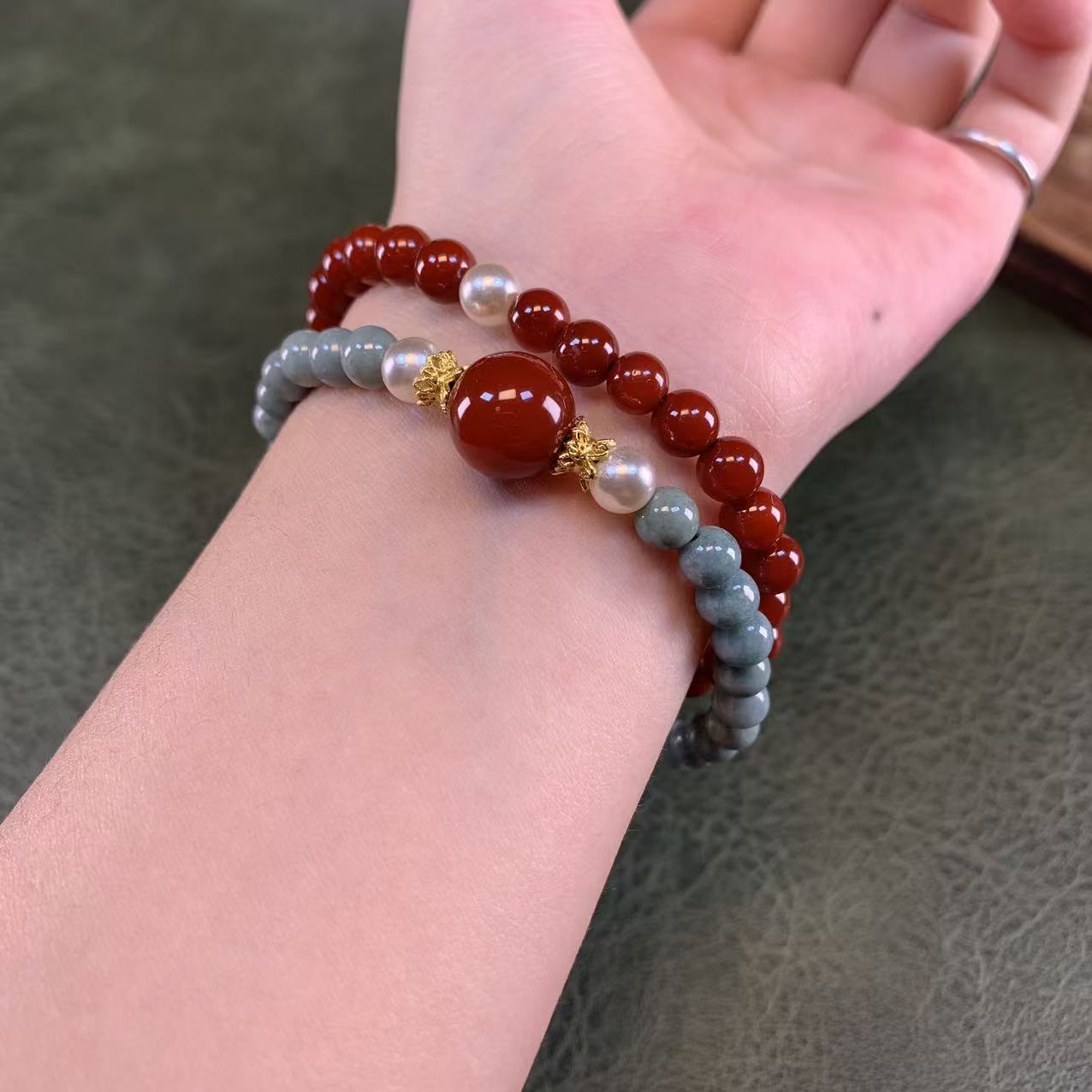 [预售]南红玛瑙+配珠翡翠双圈MK1105