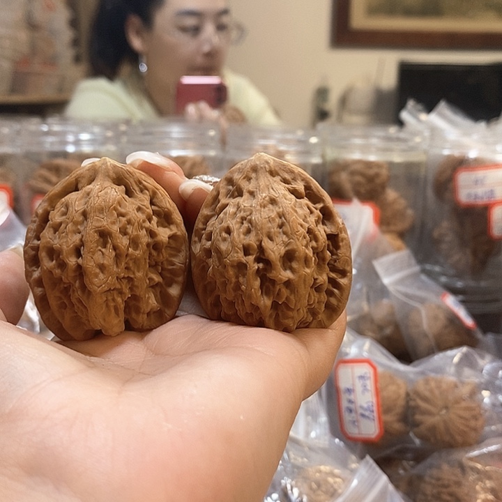 文玩核桃吊坠?**?金公子有黄