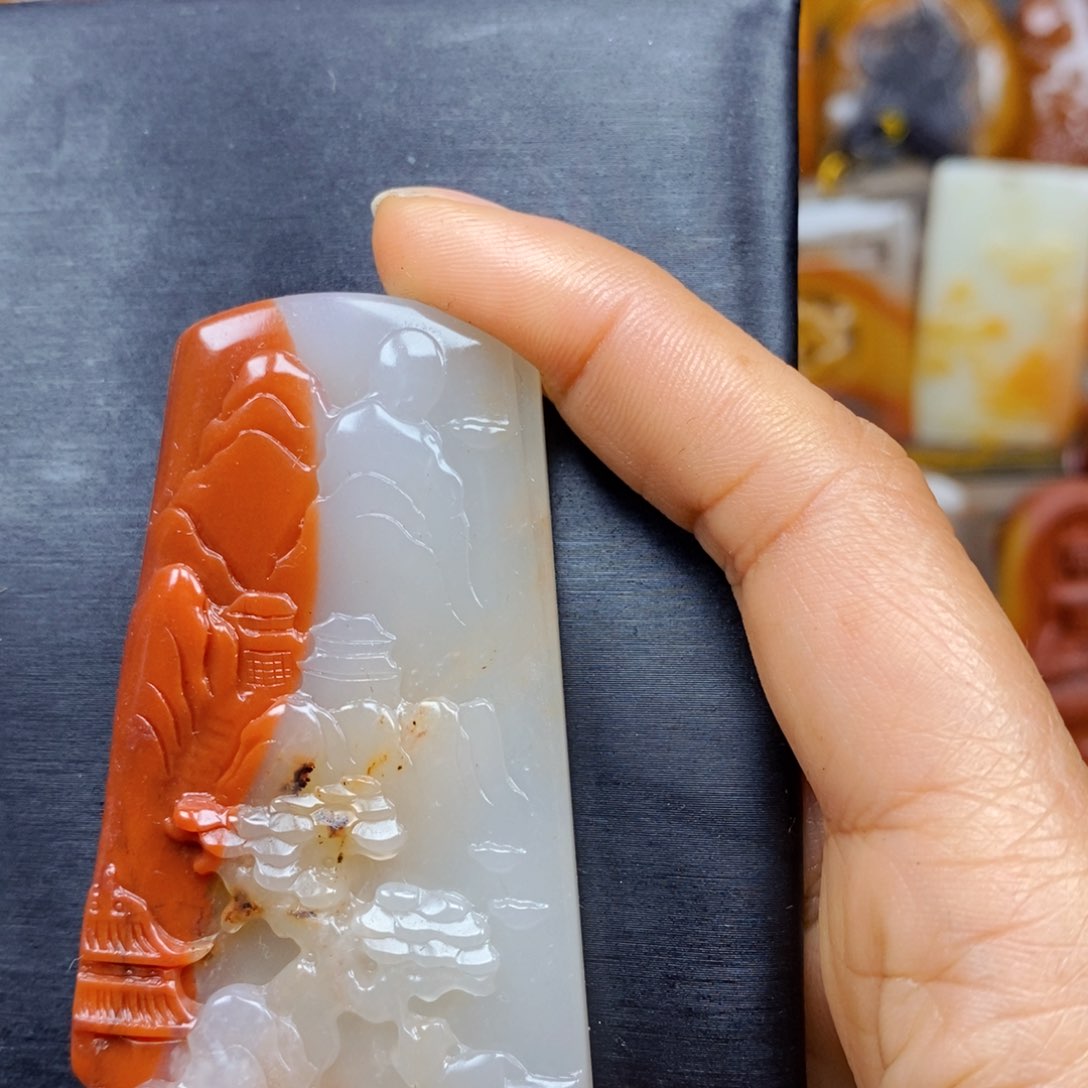 石英质玉（黄龙玉）颈饰未镶嵌