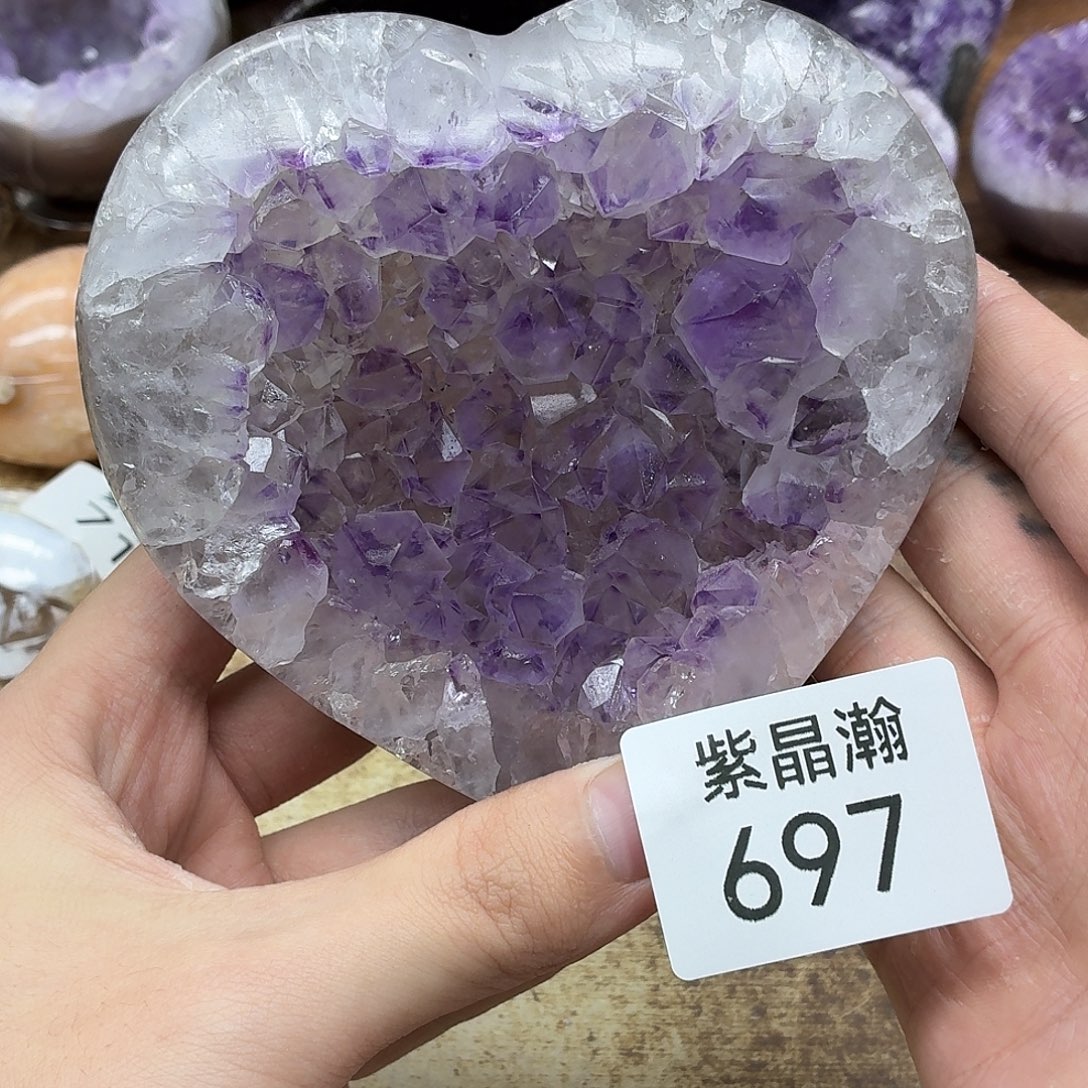 紫晶未镶嵌大型摆件（非配饰）